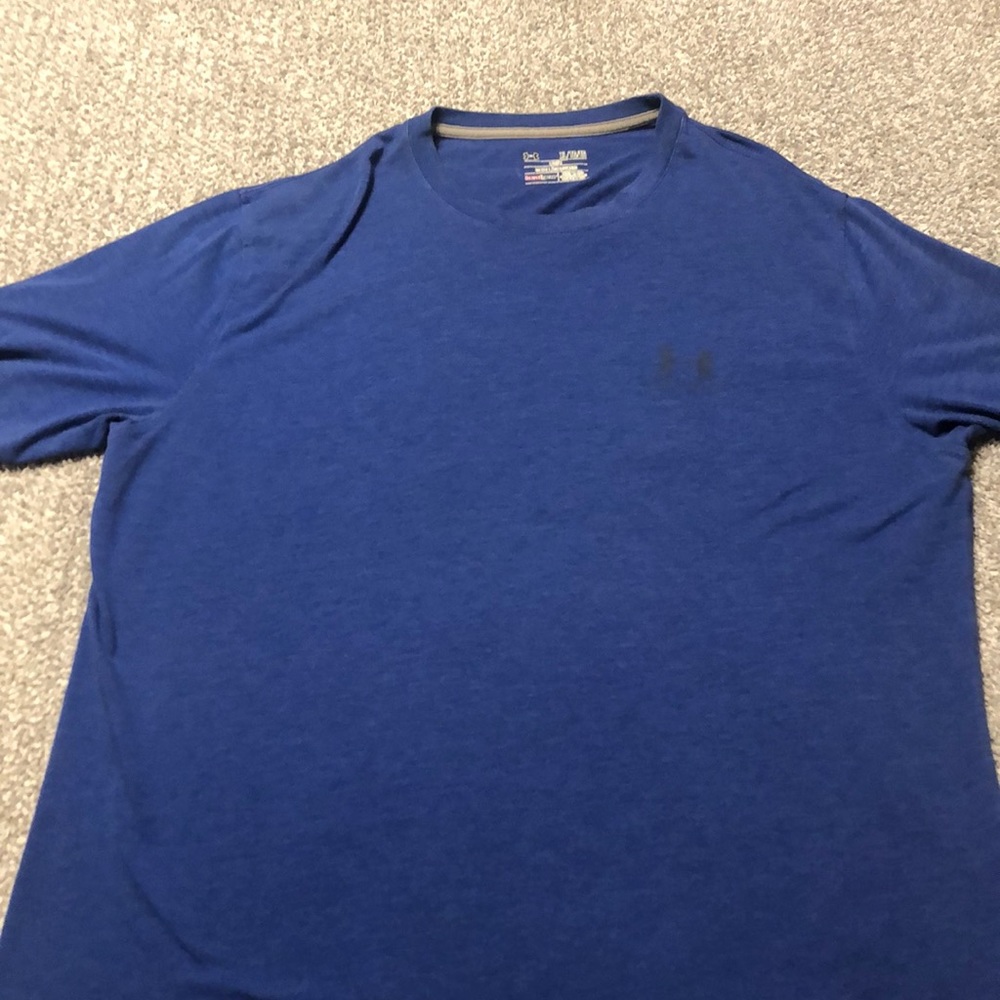Men’s Under Armour heat gear T-shirt size XL blue